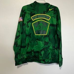 Oregon ducks basketball player exclusive civil war Nike therma fit hoodie
